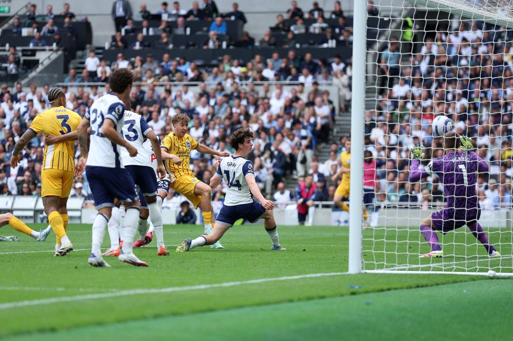 NBA战报：东詹缺席，布朗30分8板8助，凯尔特人126-105大胜湖人